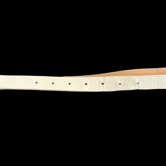 White belt - Picture 3 of 3